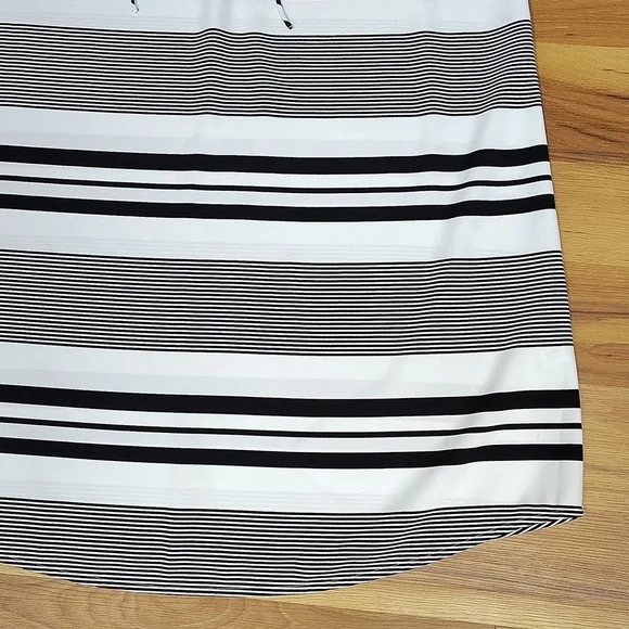 Express Ladies Dress,  Ladies Size Medium,  Black and White Stripes - Picture 5 of 8